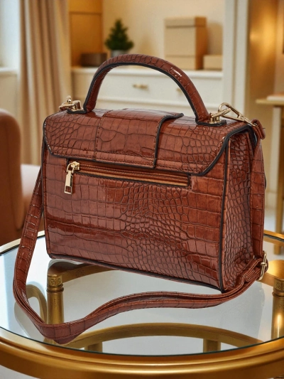 Лакирана малка дамска чанта от еко кожа Orlina