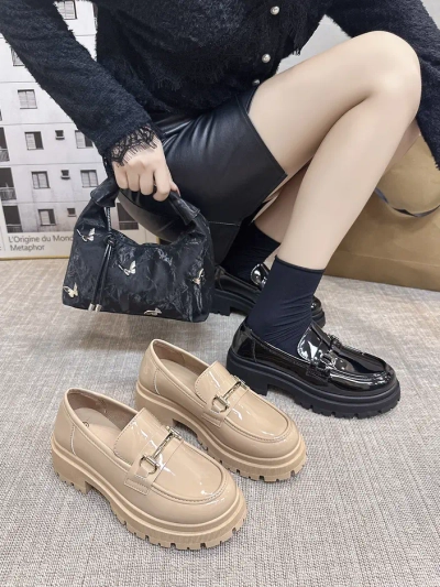 Royalfashion Женски лачени мокасини Adelio