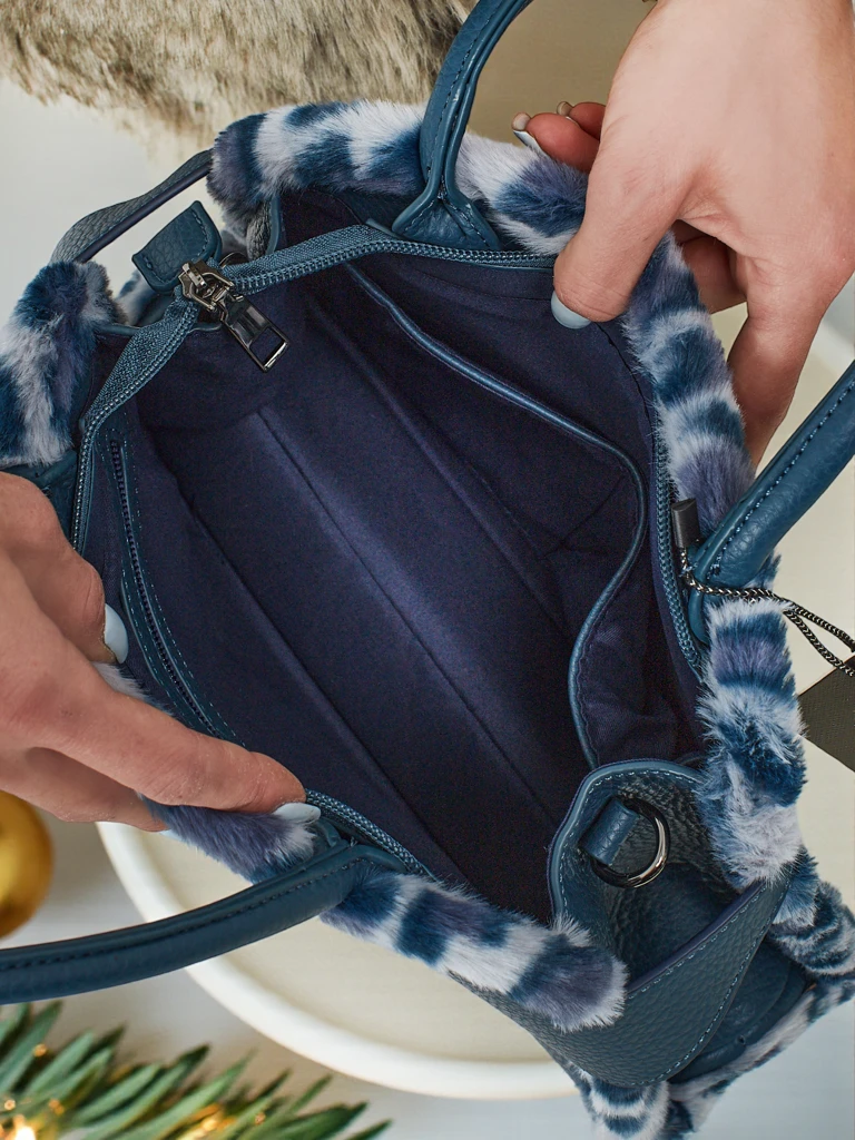 Малка дамска чанта от еко кожа с пантерка Panthory