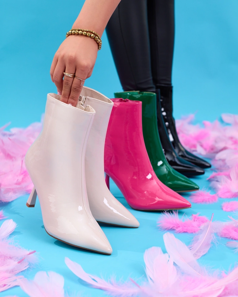 Royalfashion Бежови лакирани дамски ботуши с патешки ток Елегантен Класически