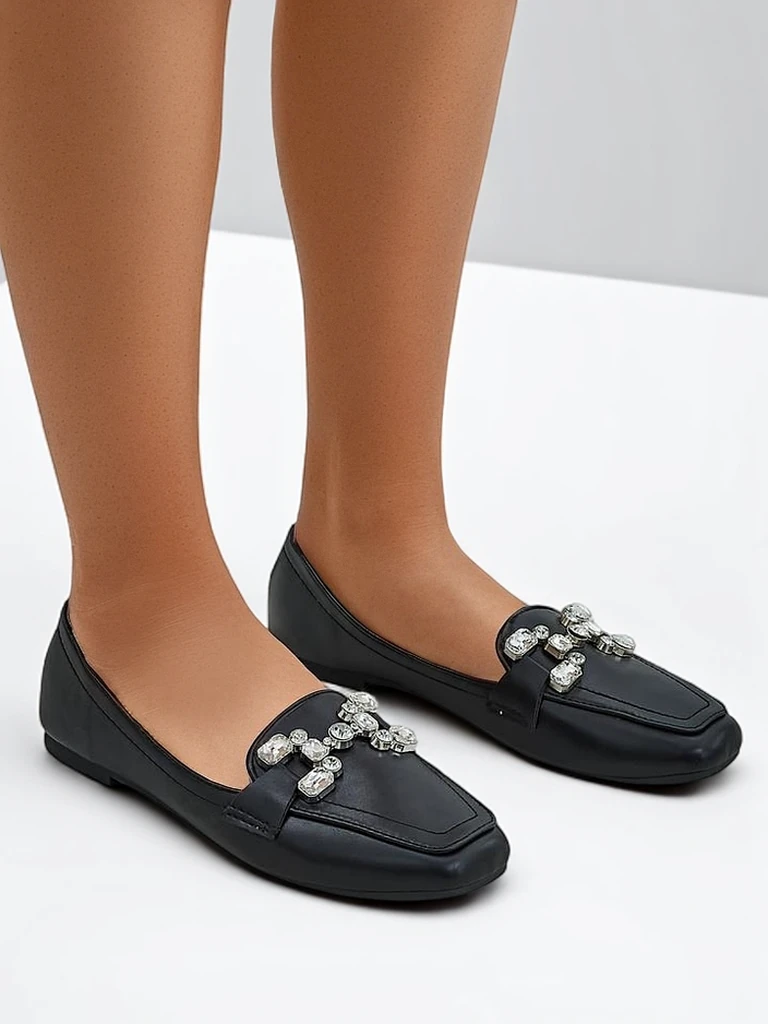 Royalfashion Дамски мокасини с камъчета Lecilla