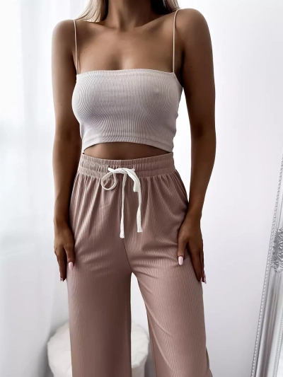 Кафяв дамски широк плисиран панталон - Облекло