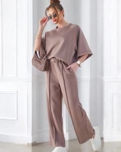 гълъбово сиво