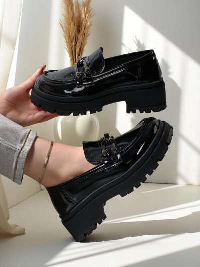 Royalfashion Дамски лакирани лофери Arieda