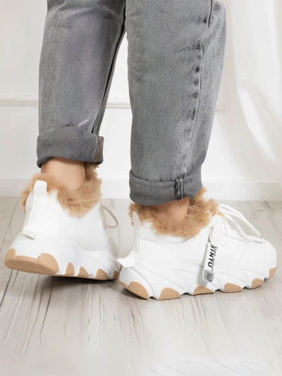 Białe sportowe sneakersy damskie z futerkiem Nonua- Obuwie