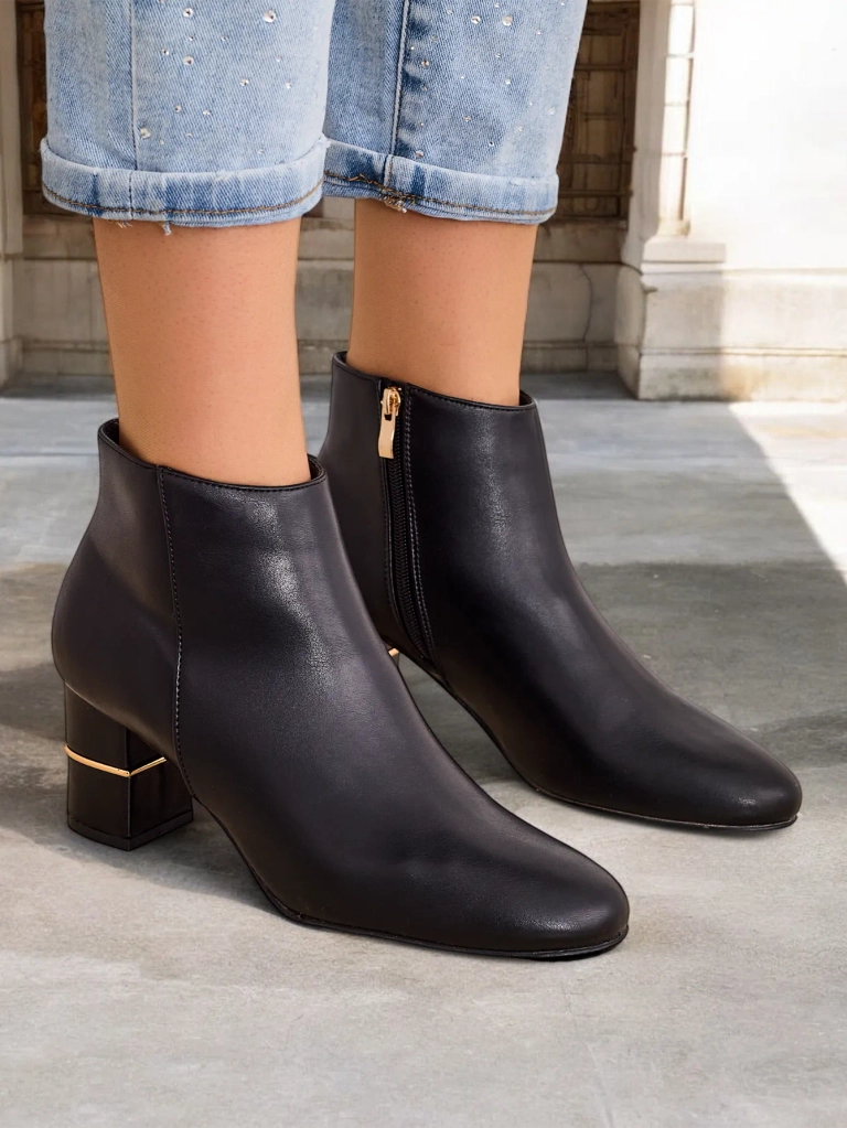 Дамски боти с платформа RoyalFashion Afennor