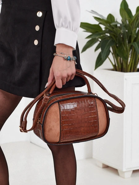 Малка дамска чанта от еко лакирана кожа Lunar Space