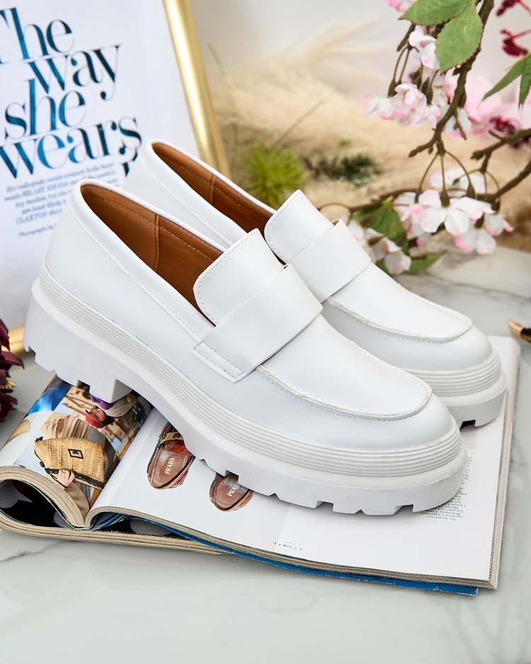 Дамски мокасини Aura бели на платформа - елегантни и удобни, еко кожа