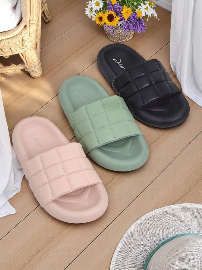 Royalfashion Дамски чехли на равна подметка Quilt Walk