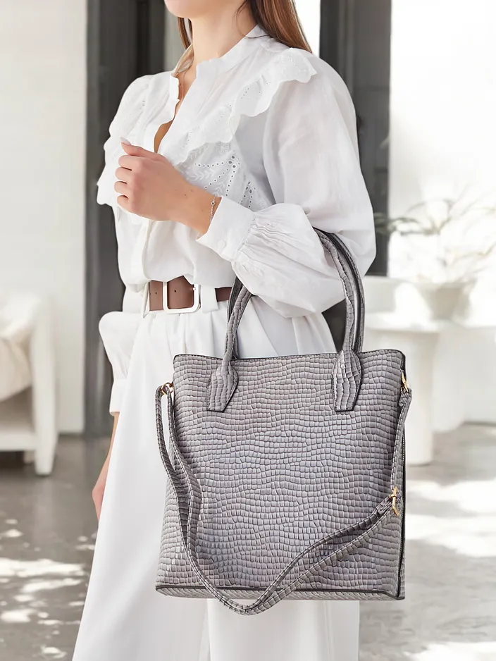 Royalfashion Лакирана дамска чанта с релеф