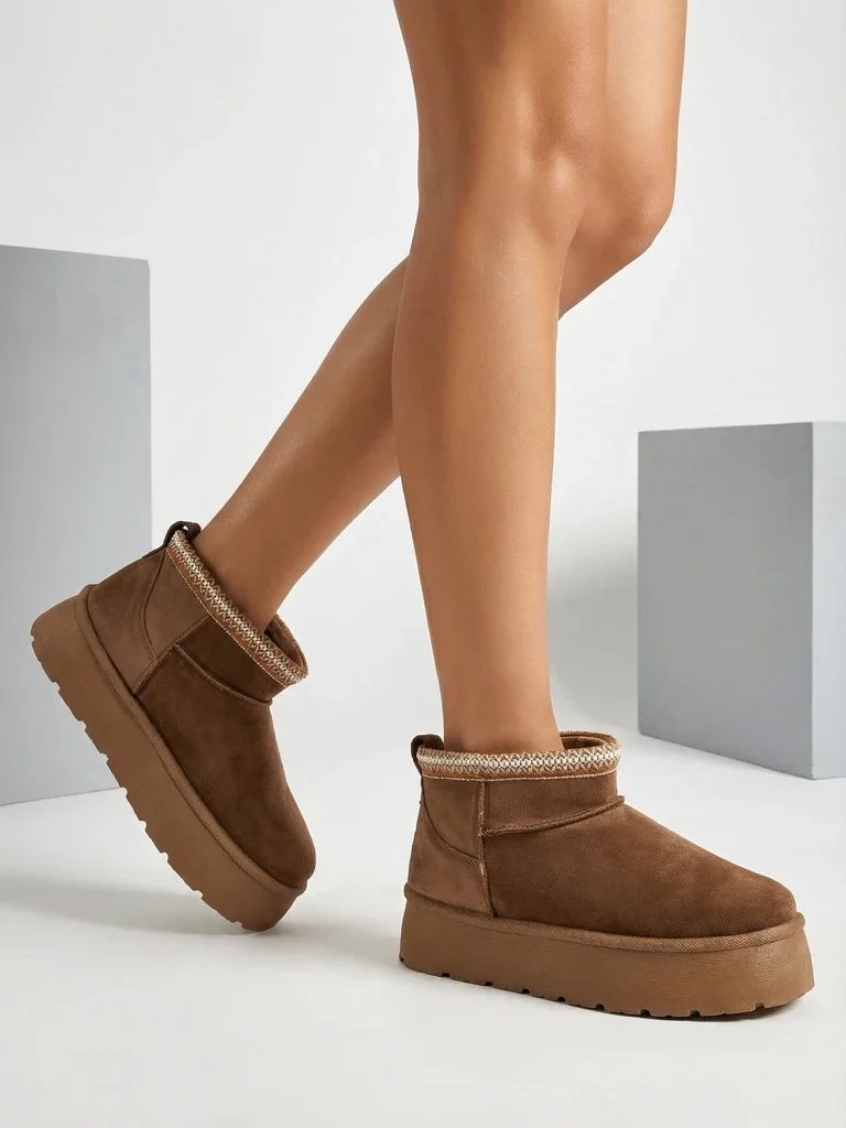 Royalfashion Дамски къси ботуши a'la snow boots Xoalla