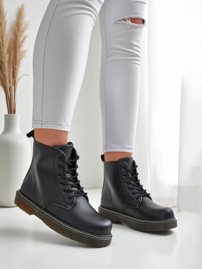 Royalfashion Женски ботуши Frioze