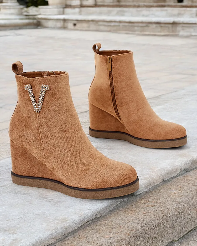 Royalfashion Дамски ботуши на токчета Nerias