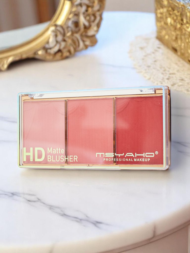 Палитра от 3 нюанса матов руж за бузи цвят Wine Rose