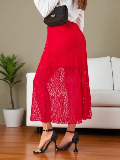 Рокля за жени на Royalfashion с дантела