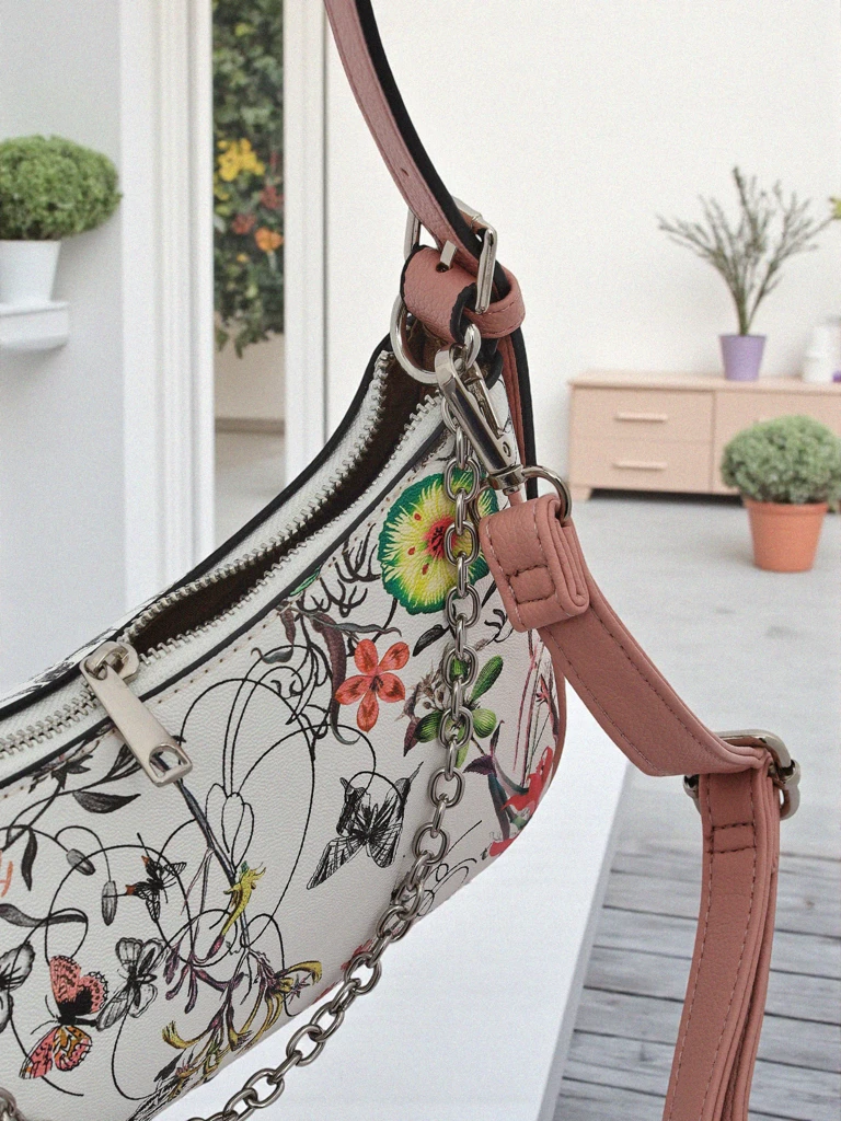 Royalfashion Малка дамска чанта от еко кожа с флорален мотив Lily Bloom