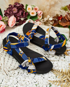 Екрю || niebieski