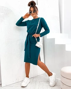 тъмнозелено