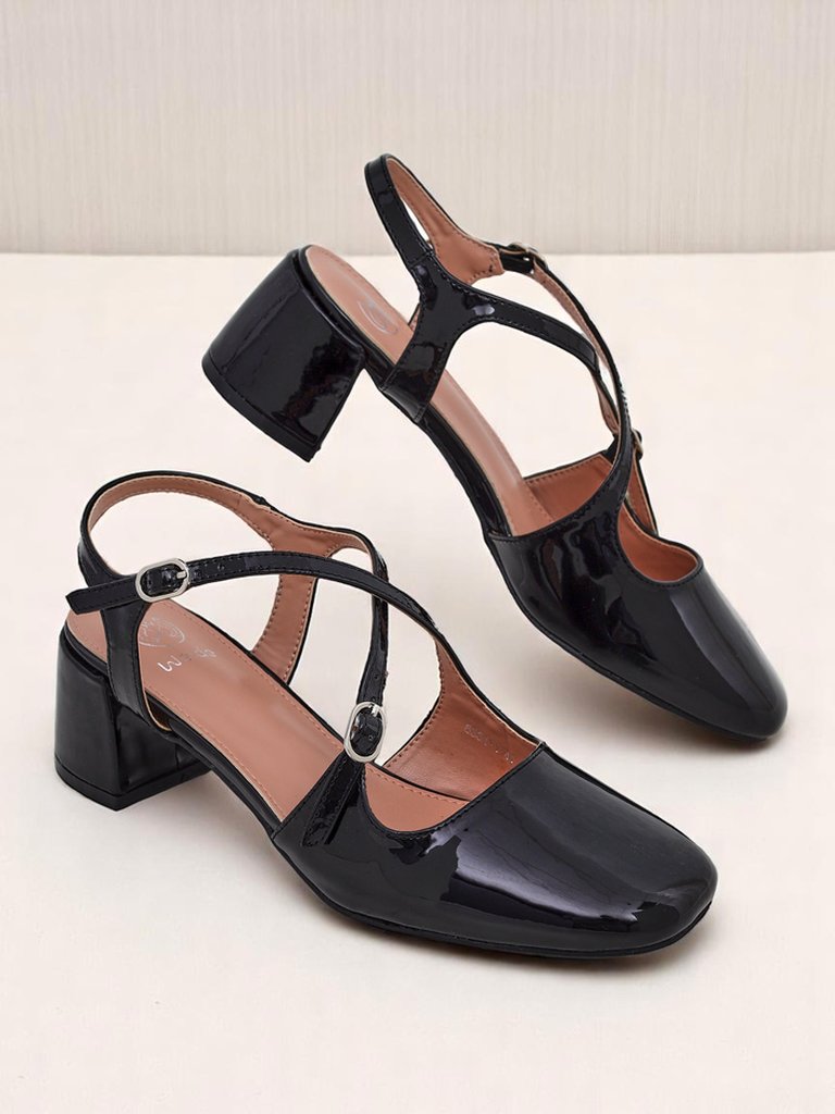 Royalfashion Дамски обувки на нисък ток с декоративни каишки Lollita