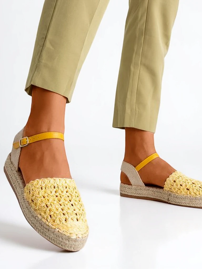 Żółte damskie espadryle z ażurową cholewką Triumf - Obuwie