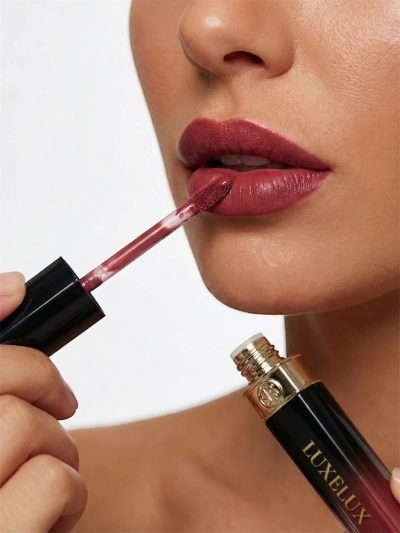 Течно червило за устни в цвят Crush