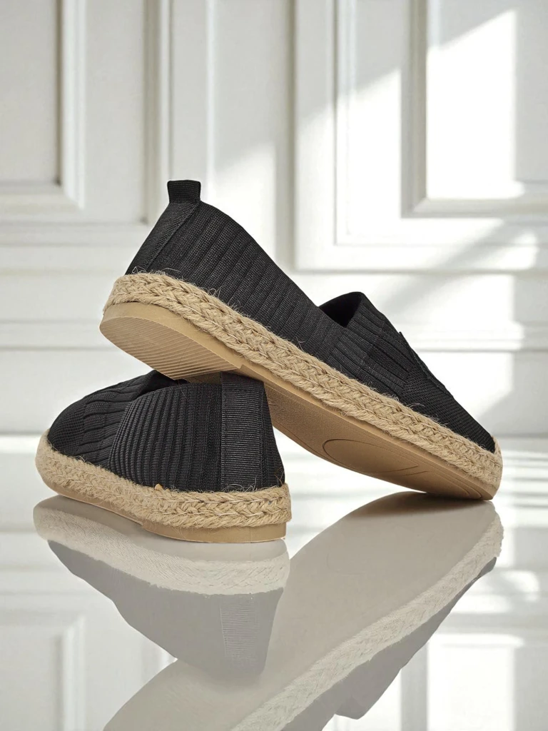 Дамски еспадрили Atena черни – плосък ток, екологична велурена кожа