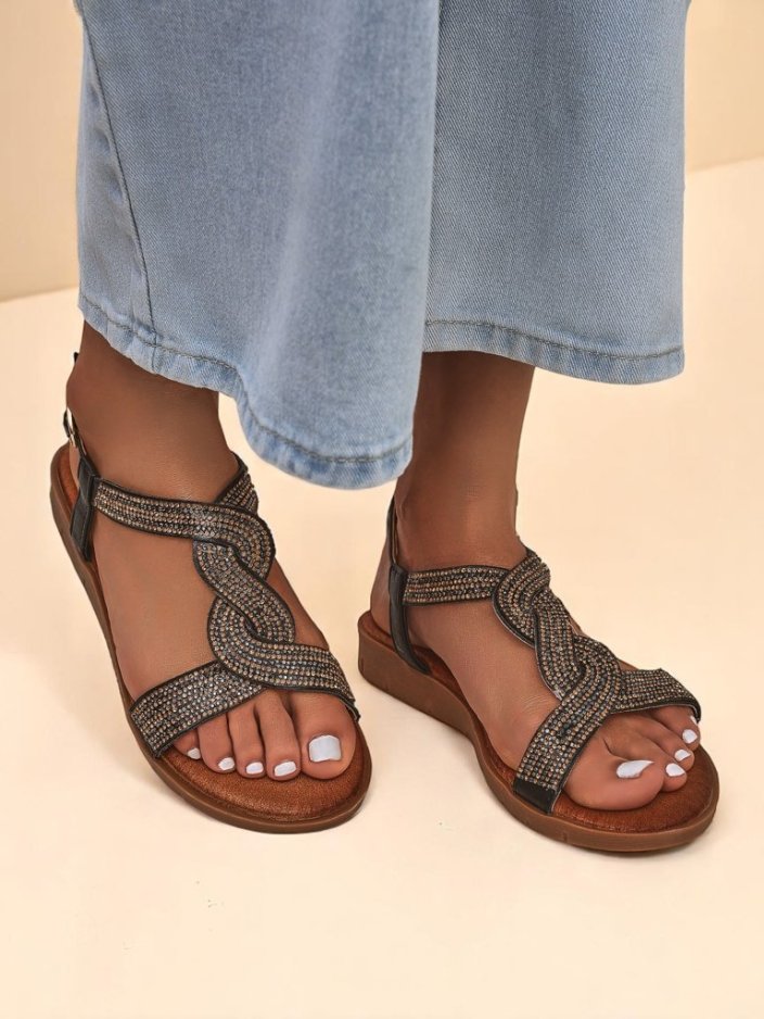 Royalfashion Дамски сандали с декоративни каишки Aria Shine