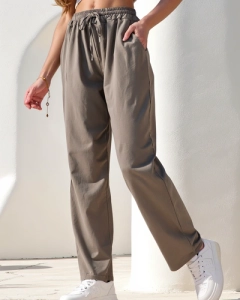 гълъбово сиво