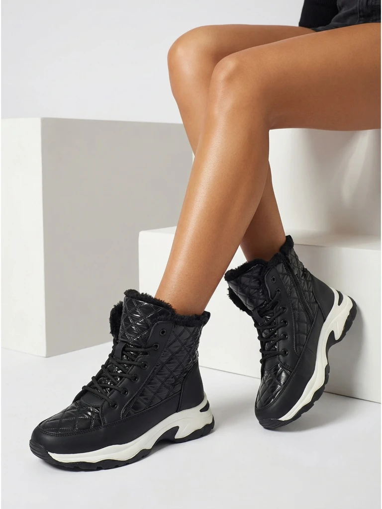 Дамски ботуши тип снегоходки Rimea с капитониран ефект