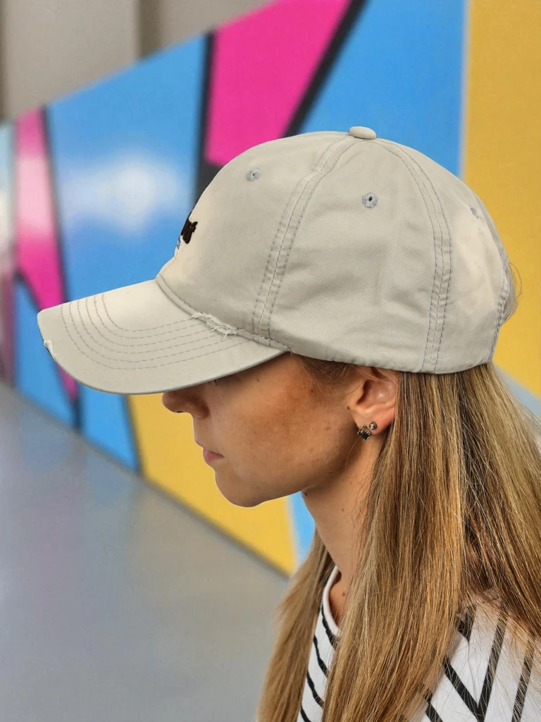 Royalfashion Шапка с козирка Paris 1976