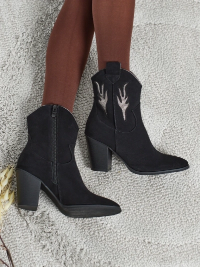 Дамски каубойски ботуши на ток с декоративни вложки Cendria