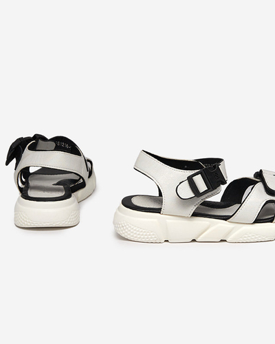 Dziecięce błyszczące sandały w kolorze białym Leepe- Obuwie