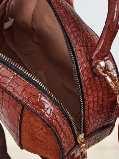 Малка дамска чанта от еко лакирана кожа Lunar Space