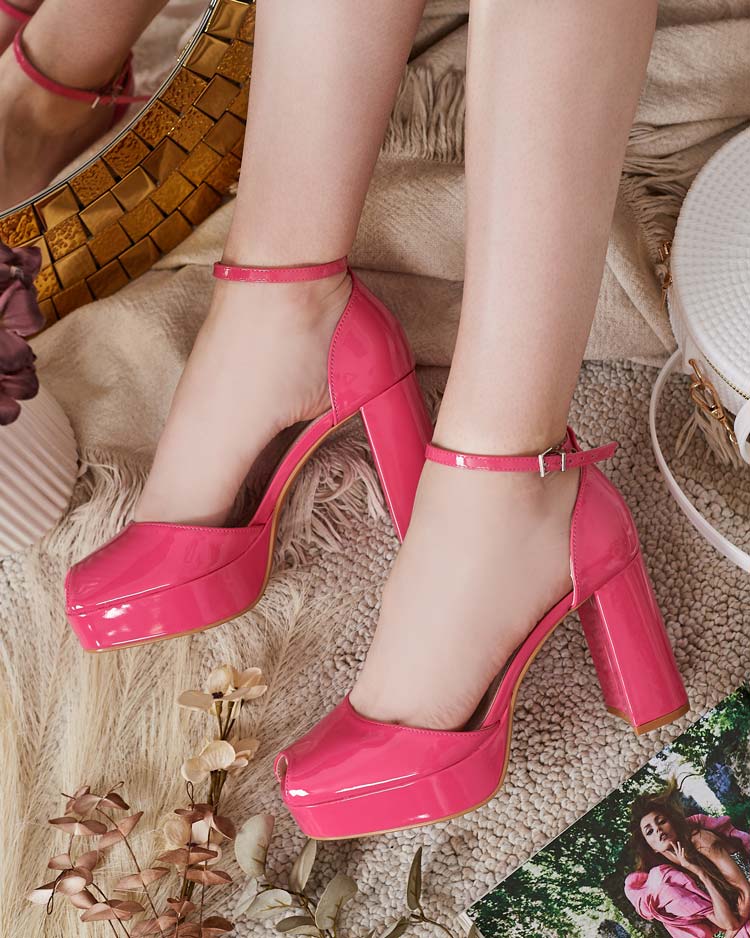 Royalfashion Дамски сандали Lefeyoa с лакиран ток