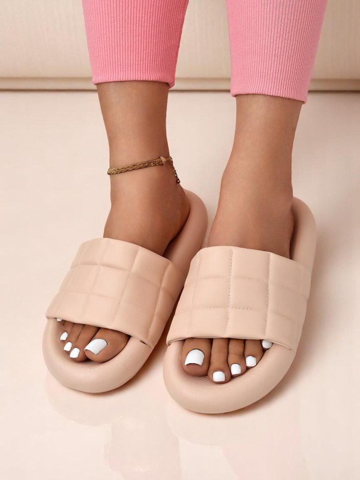 Royalfashion Дамски чехли на равна подметка Quilt Walk