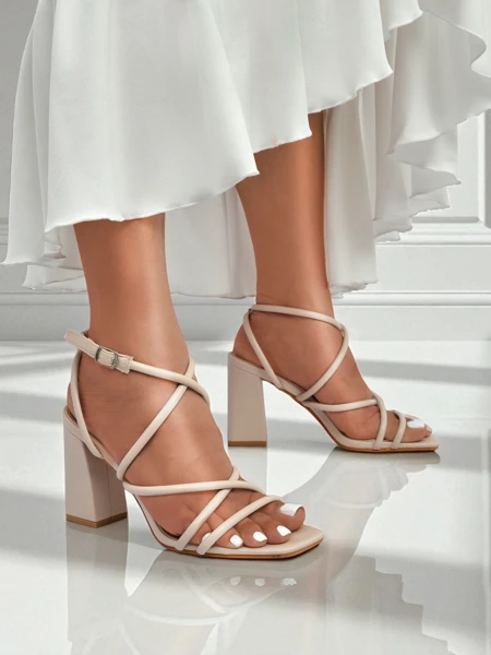 Royalfashion Дамски сандали с дебел ток Elysia