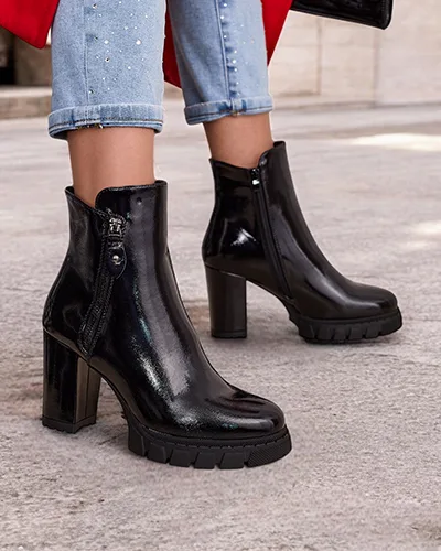 Патентни женски глезенови боти на Royalfashion на чекмедже Vemorro