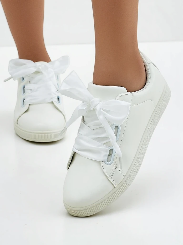 Royalfashion Дамски еко-кожени маратонки с декоративни връзки Ети