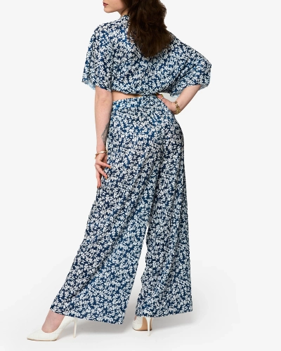 Дамски тъмносин плисиран комплект с черни цветя - Облекло