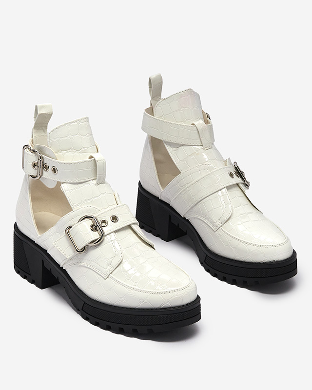 Бели лакирани дамски ботуши с изрязване и релеф Malevib- Footwear
