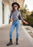 гълъбово сиво