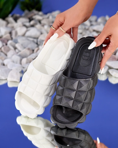 Royalfashion Дамски джапанки с щампа в черно Ambeha