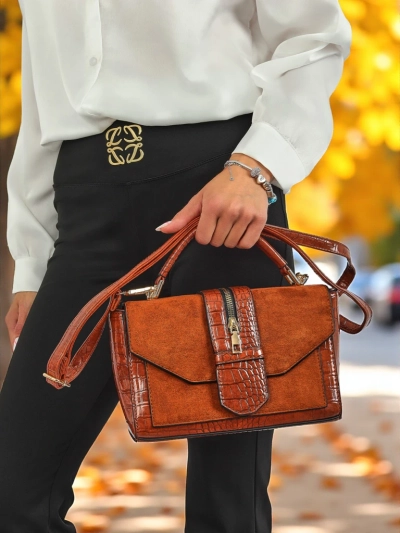 Дамска чанта Hera Marrone кафява еко кожа велур през рамо ретро