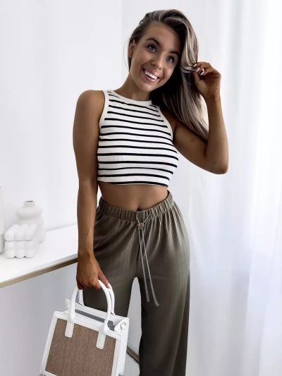 Зелен широк дамски панталон с ребра - Облекло