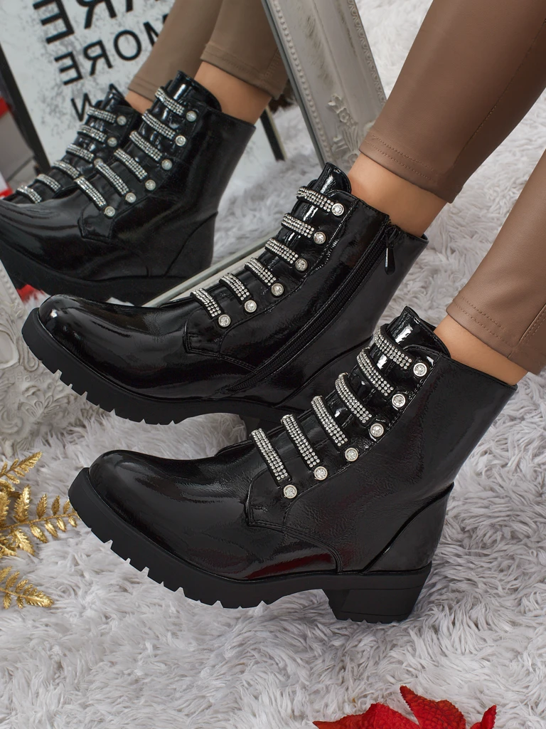 Лакирани дамски боти с връзки Fjorra