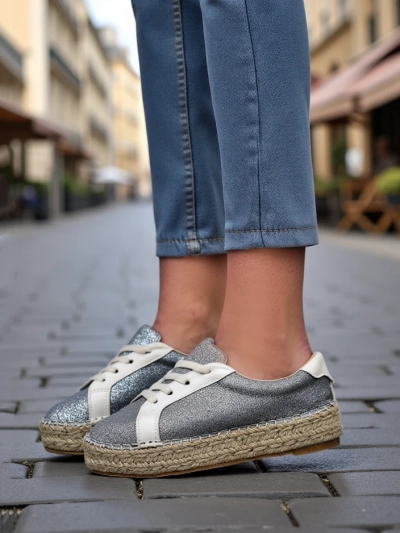 Royalfashion Дамски маратонки с блестящи елементи Sercele