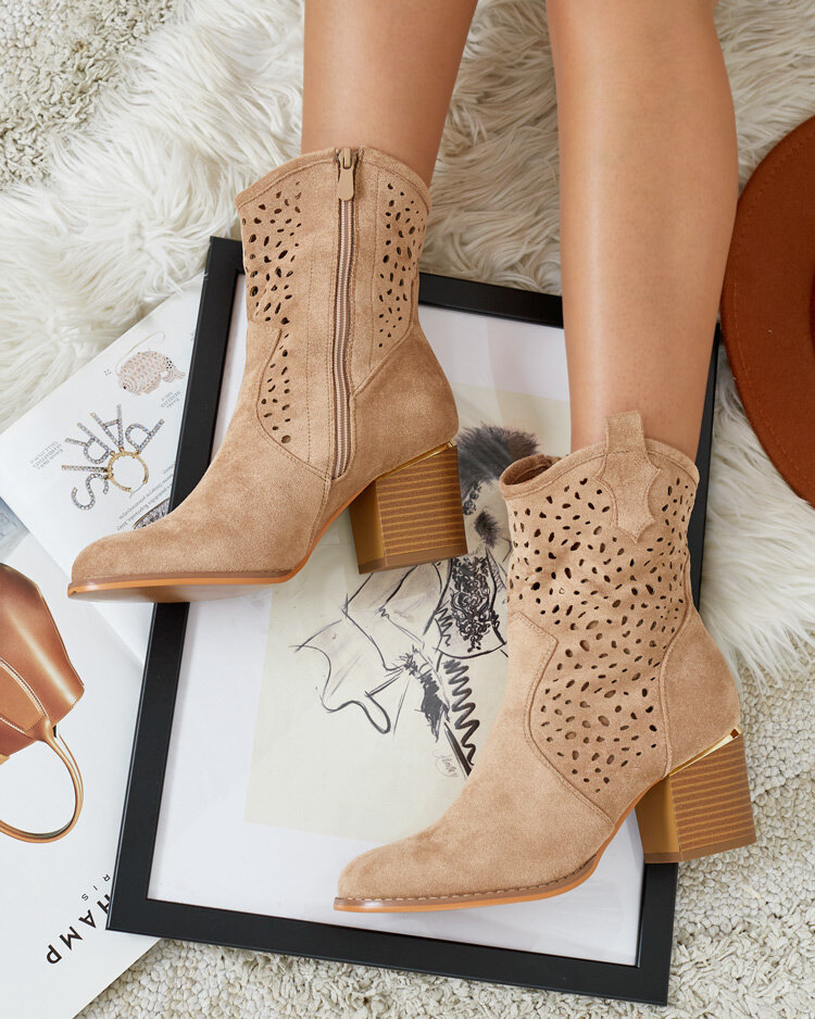 Royalfashion Дамски ажурни ботуши Mozie с нисък ток