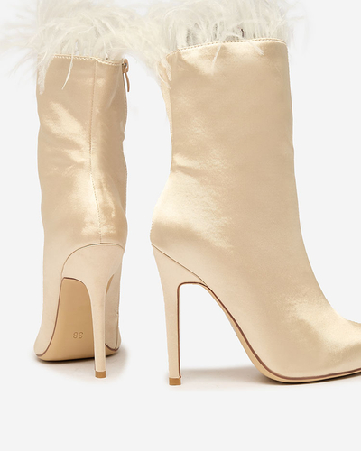 Royalfashion Бежови дамски ботуши с перо Wenelika