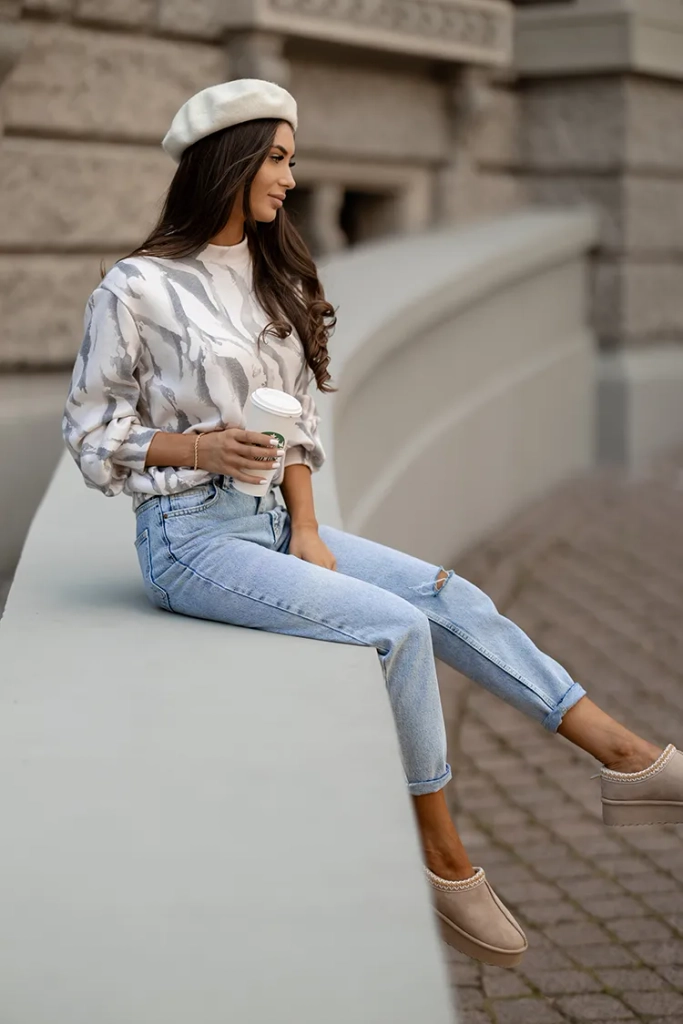 Royalfashion Тънък дамски пуловер с принт