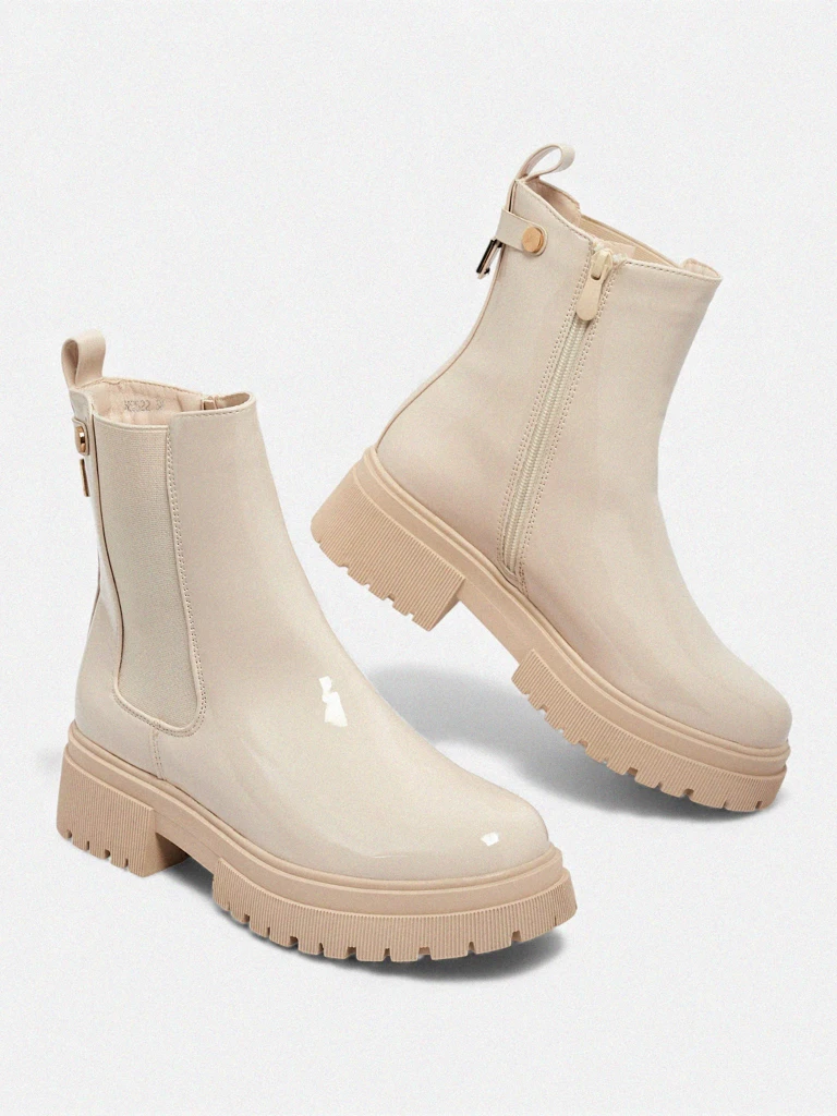 Лакирани дамски еко кожени боти Calebi